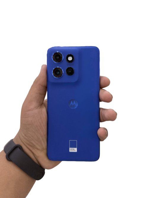 Motorola edge 50 neo — tył telefonu i układ aparatów